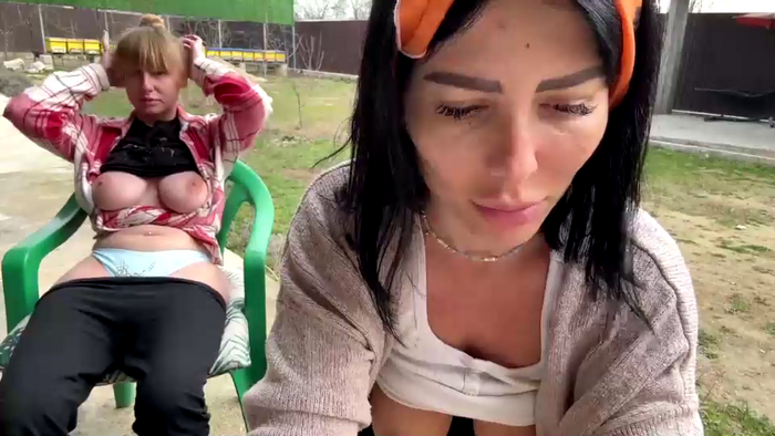 2whitediamonds