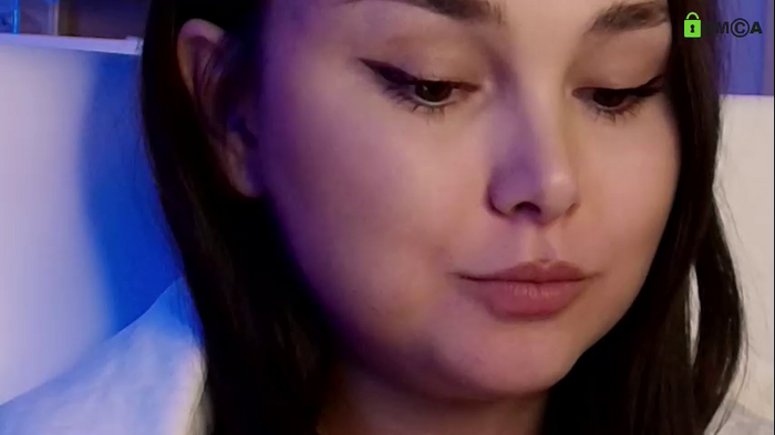 hollyextra