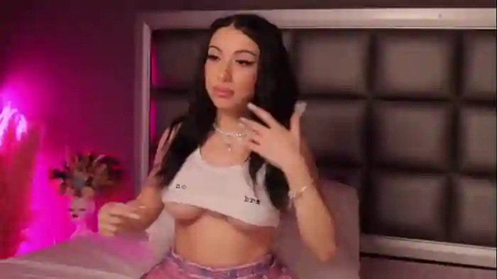 2025/04/04/chaturbate-_anna_bloom-00-11-41