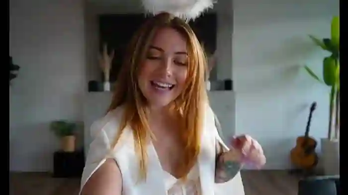 2025/04/04/chaturbate-scarlajade-02-19-34