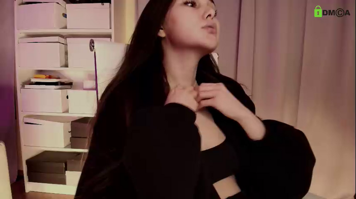 hollyextra