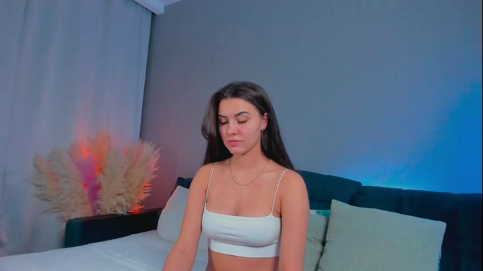 mirabrunette