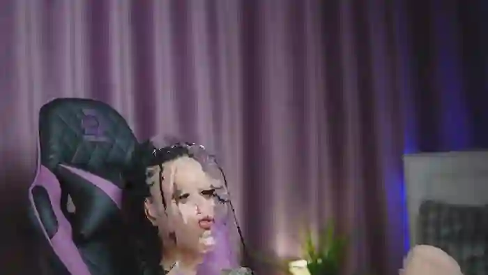 2025/02/13/dreamcam-rachelrave-22-28-17