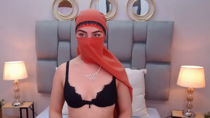 aliah-manzur