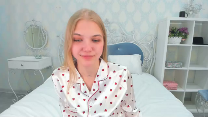 chloe-lins