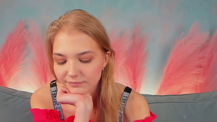 chloe-lins