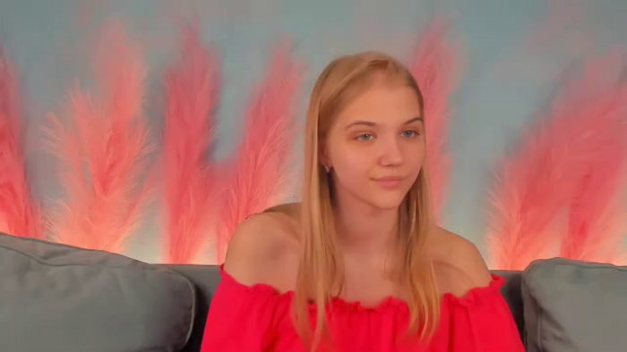 chloe-lins