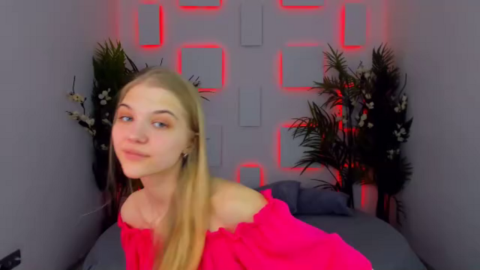 chloe-lins