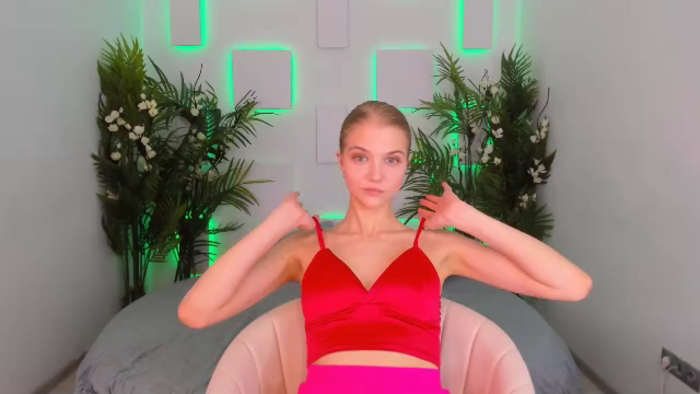 chloe-lins