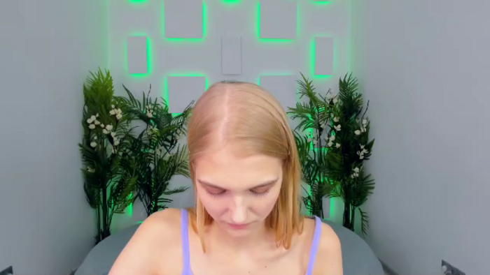 chloe-lins