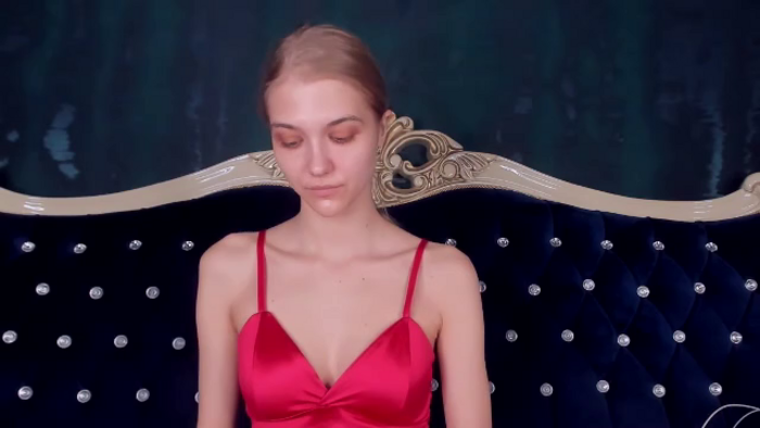 chloe-lins