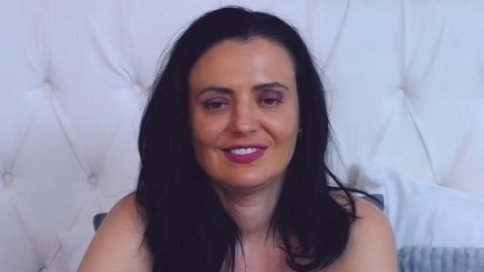 lauren-newton