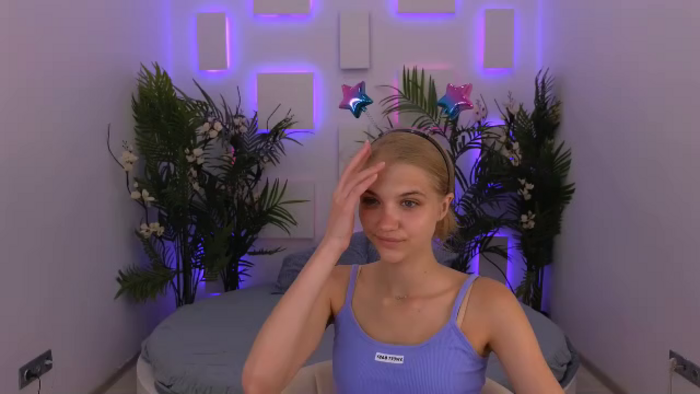 chloe-lins