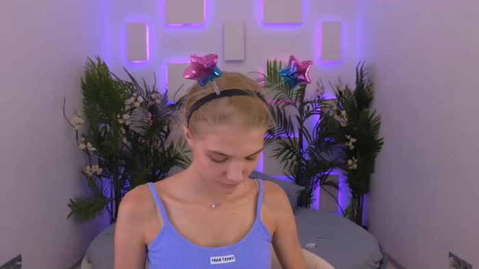 chloe-lins