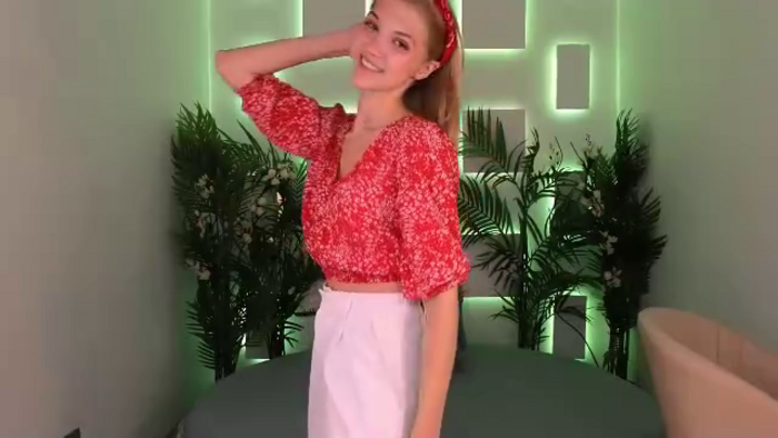 chloe-lins