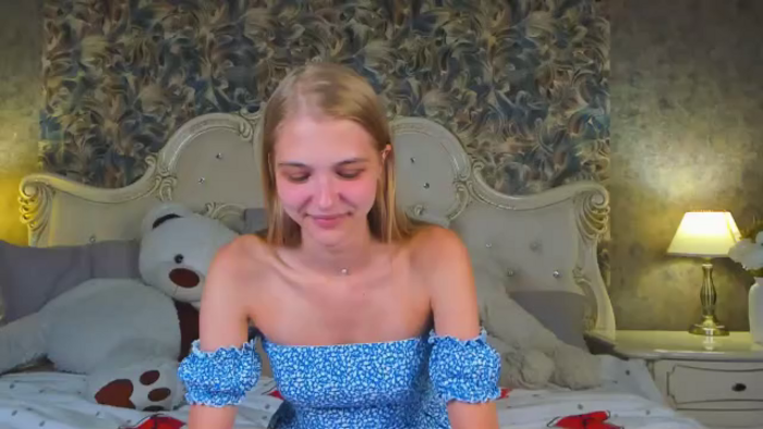 chloe-lins