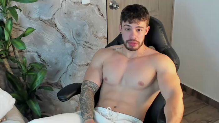 valenthino-king