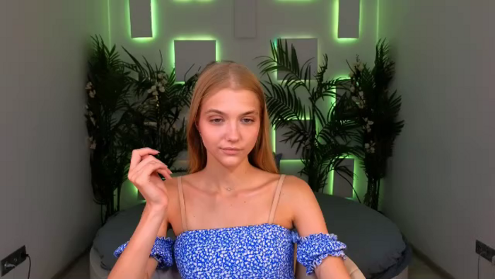 chloe-lins