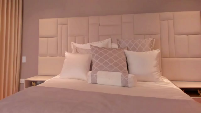 megan-hilton