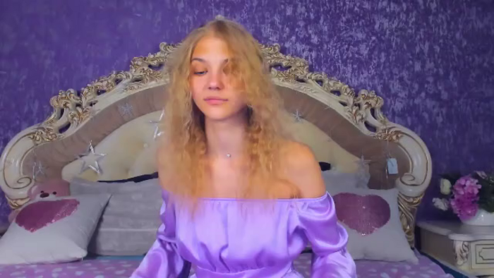 chloe-lins