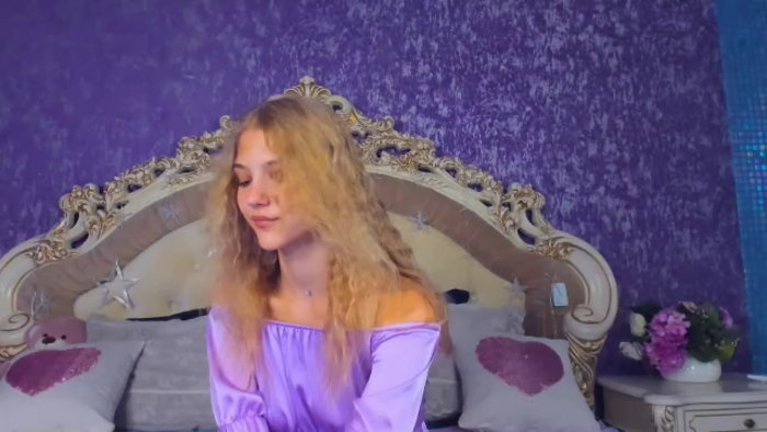 chloe-lins