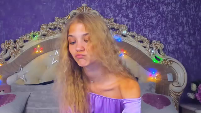 chloe-lins