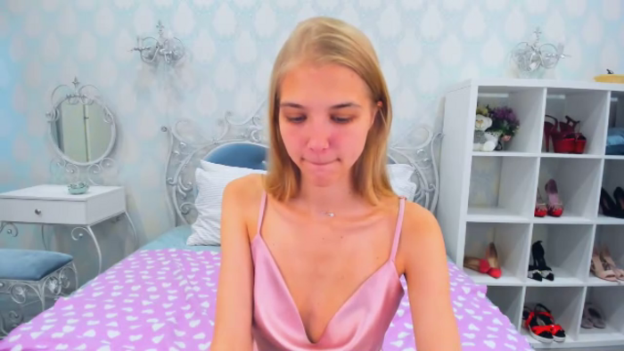 chloe-lins
