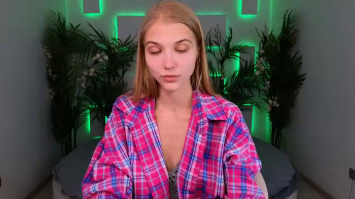 chloe-lins