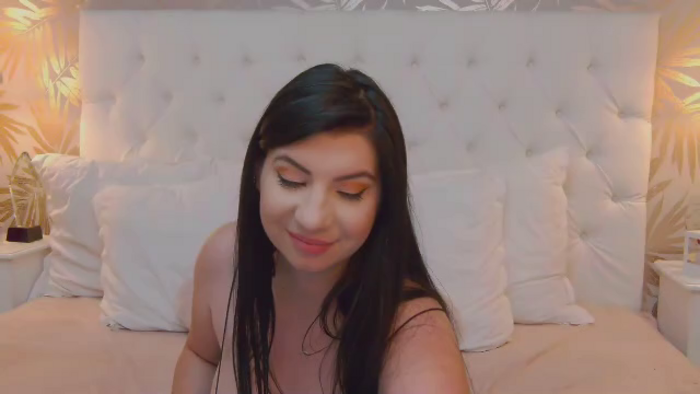 hailee-diaz