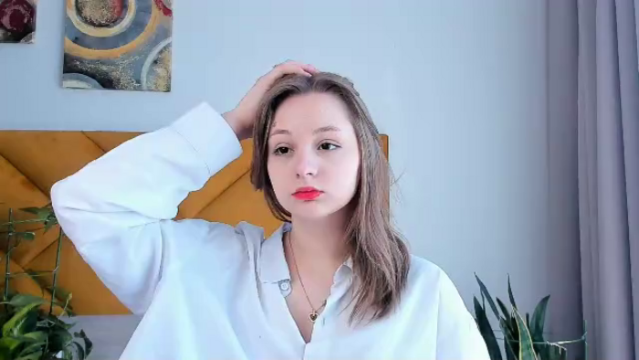 odelia-gloss