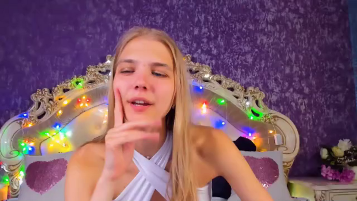 chloe-lins