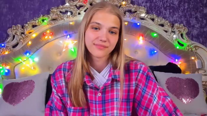 chloe-lins