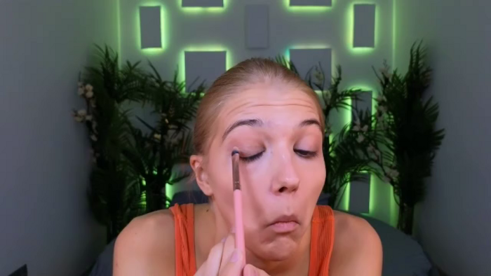 chloe-lins