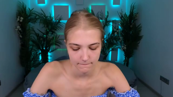 chloe-lins