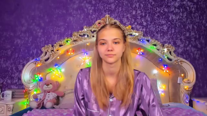 chloe-lins