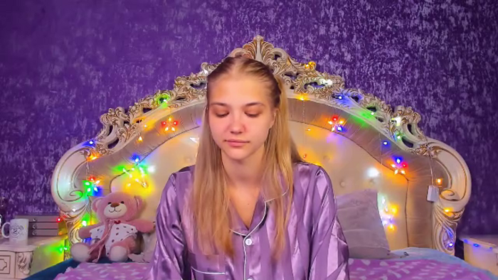 chloe-lins