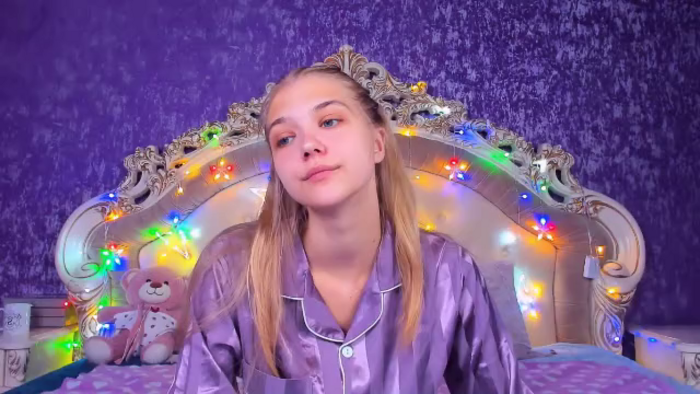 chloe-lins