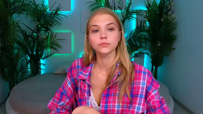 chloe-lins