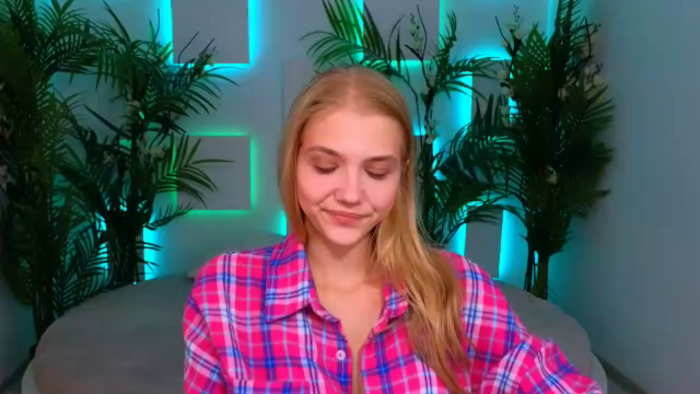 chloe-lins