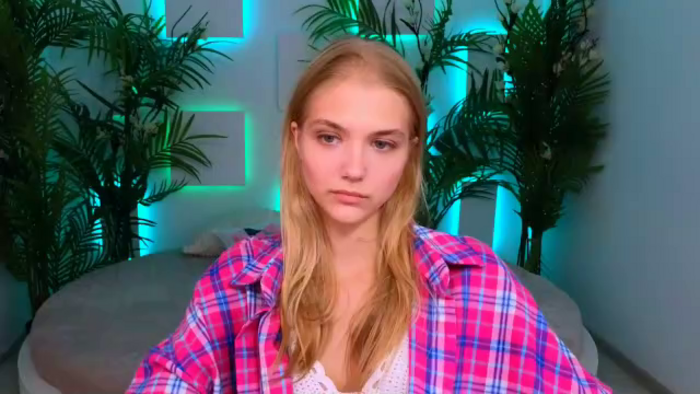 chloe-lins