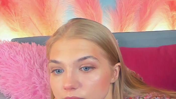 chloe-lins