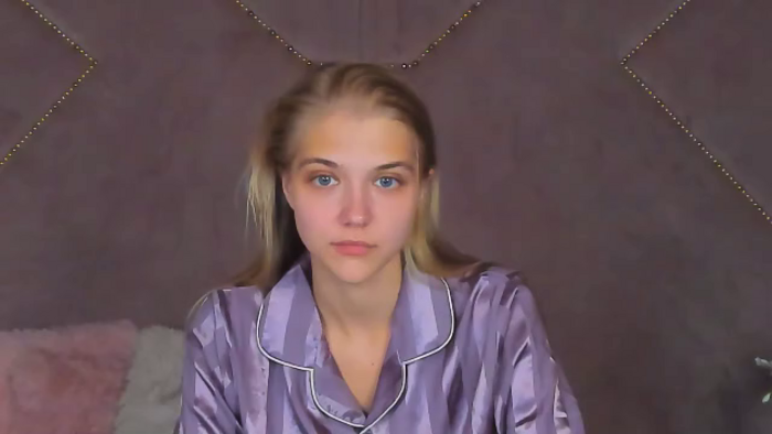 chloe-lins