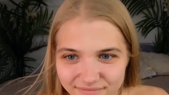 chloe-lins
