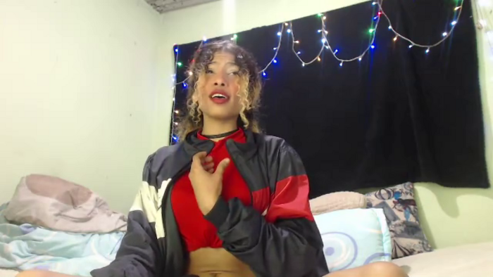 petite-ariana