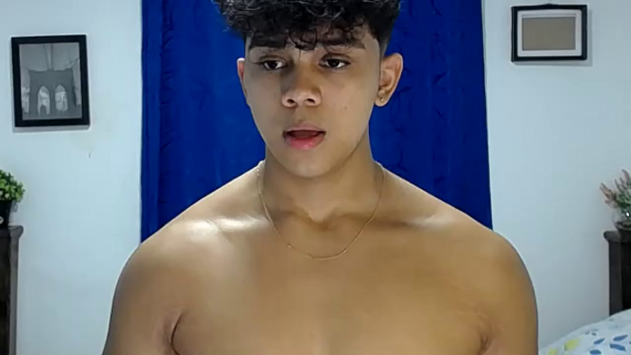 noah-prada
