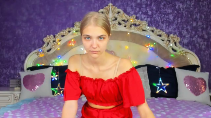 chloe-lins