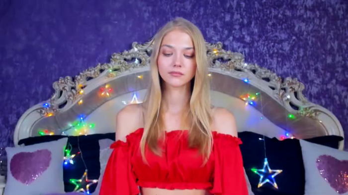 chloe-lins
