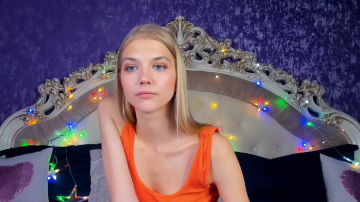 chloe-lins