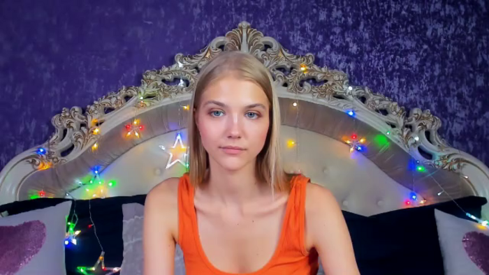 chloe-lins