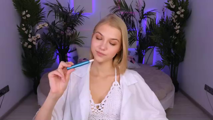 chloe-lins